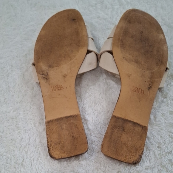 Zara Cream Sandals with Interwoven Straps - Picture 5 of 6